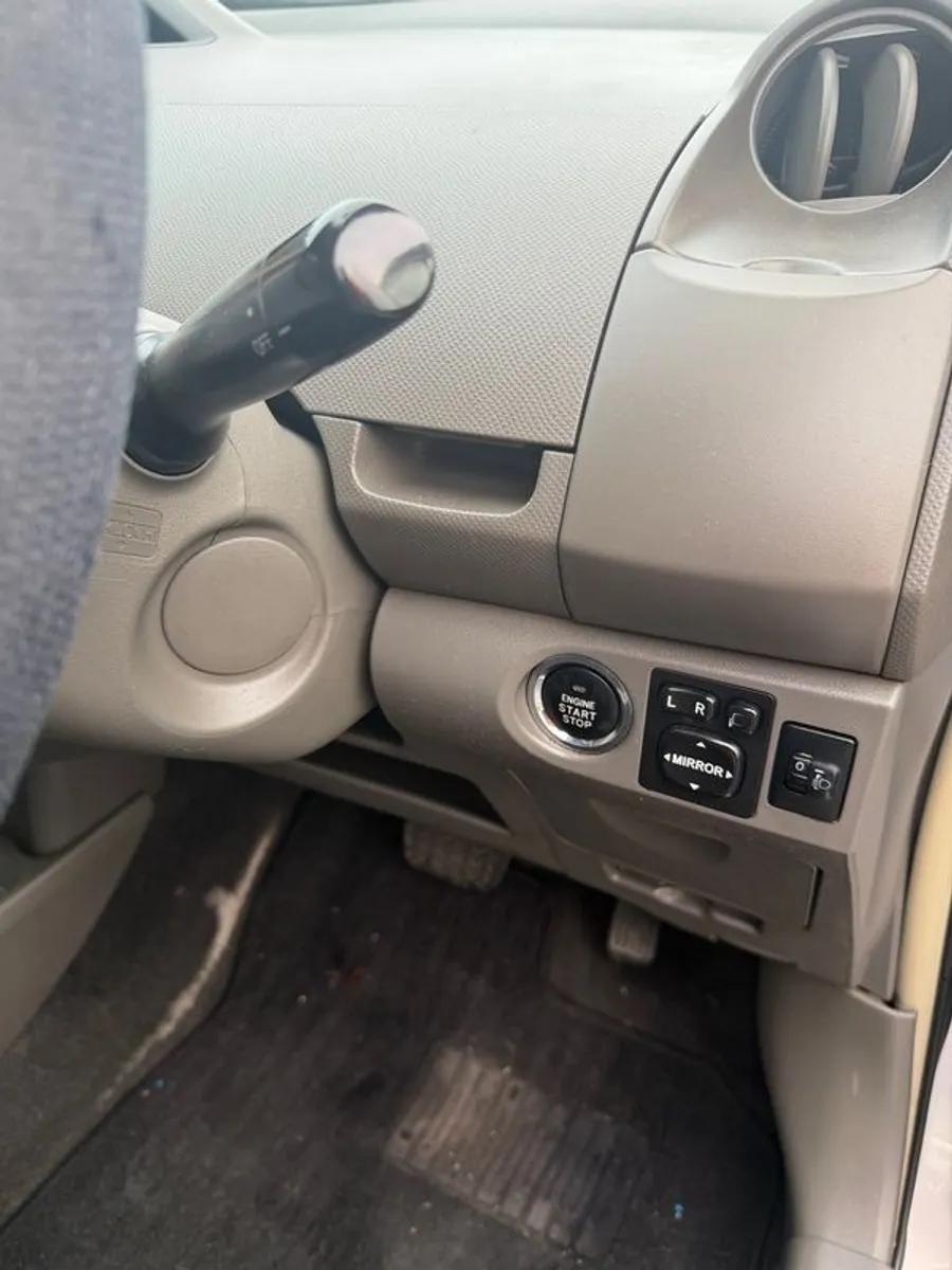 2007 Toyota Vitz Automatic 1.0L - Image 4