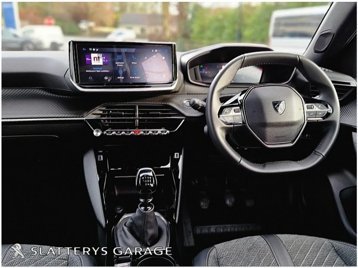Peugeot 2008 1.2 Puretech 100bhp Allure - Image 2