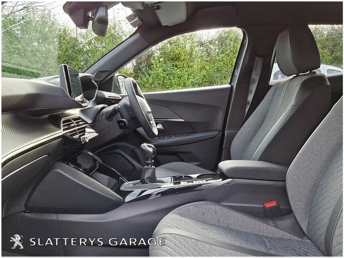 Peugeot 2008 1.2 Puretech 100bhp Allure - Image 4