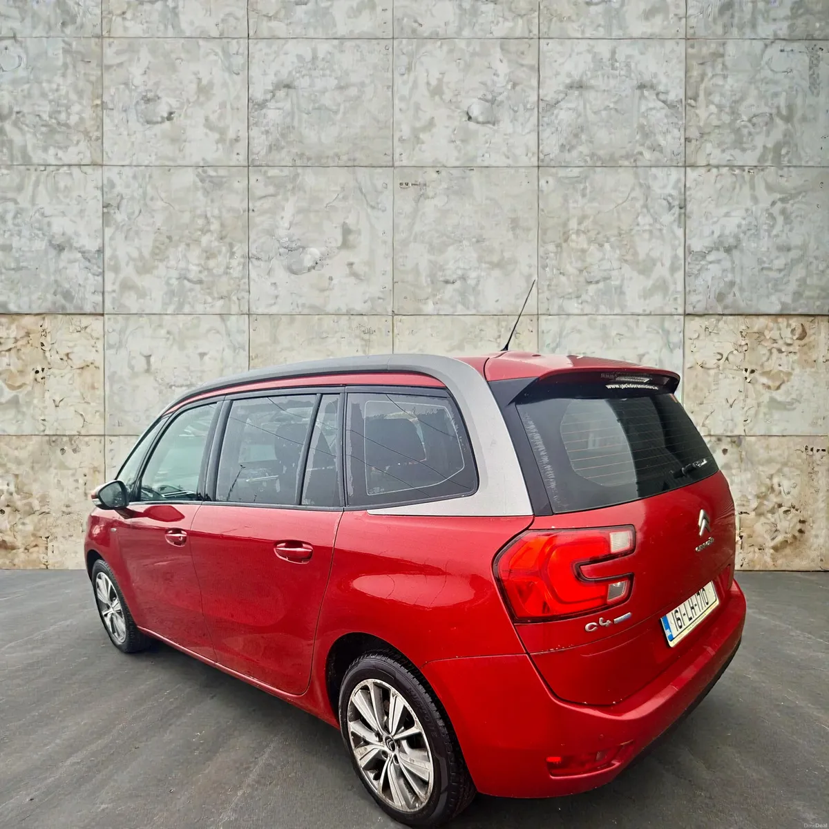 2016 Citroen C4 e-HDi 115 Airdream  EXCLUSIVE - Image 4