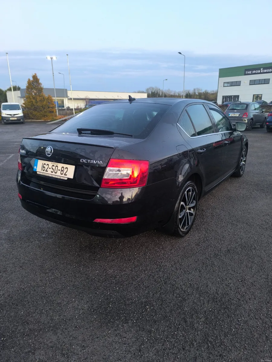162 Skoda Octavia 1.6 TDI style . - Image 4