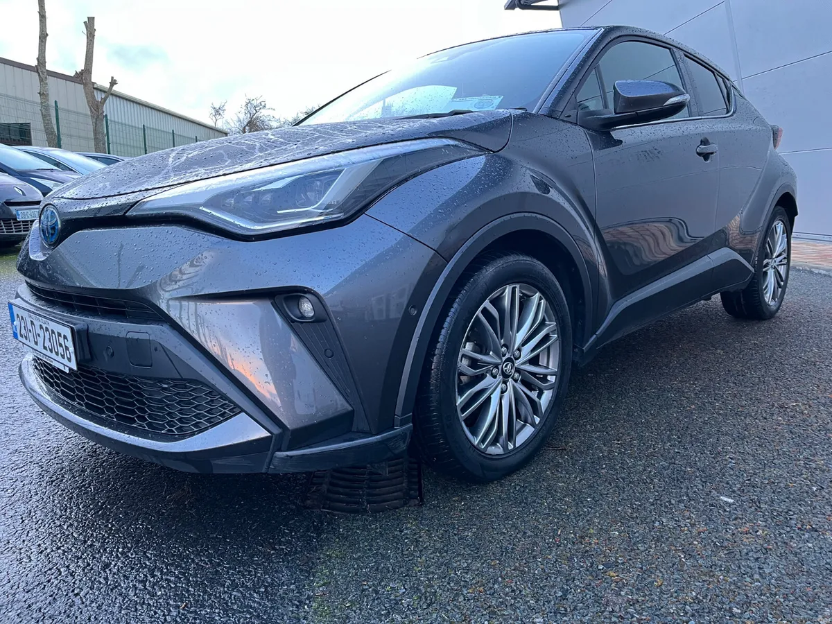 Toyota C-HR 2023 - Image 2
