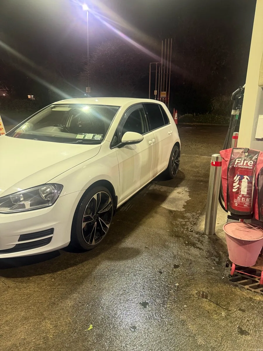 Volkswagen Golf - Image 4