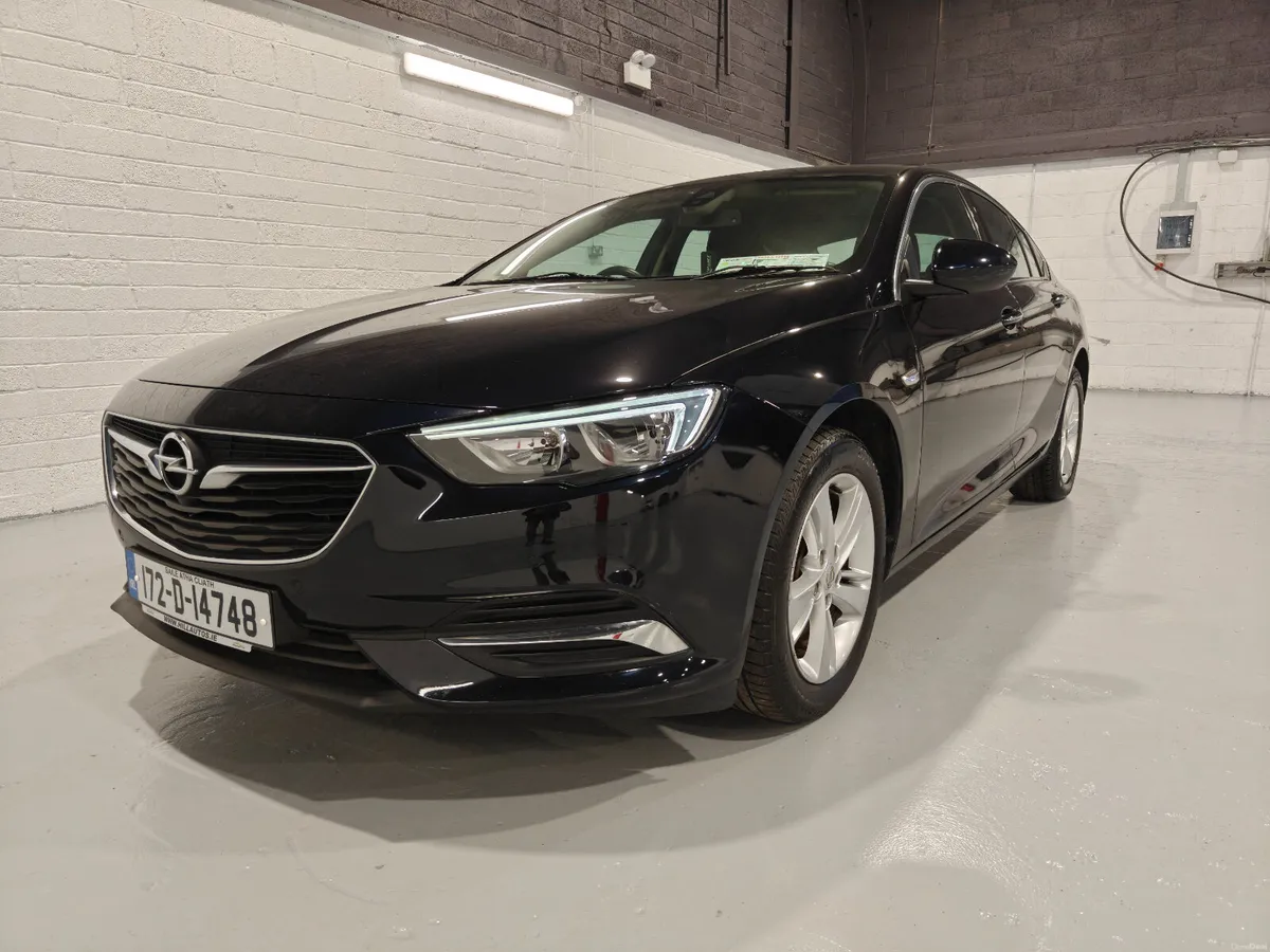 2017 OPEL INSIGNIA 170BHP HATCHBACK - Image 4