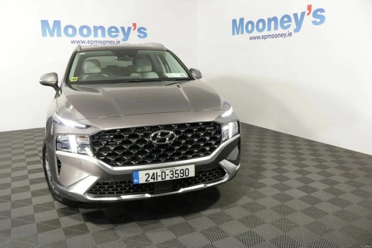 Hyundai Santa Fe PHEV EXECUTIVE PLUS 4WD 1.6L PETR - Image 3