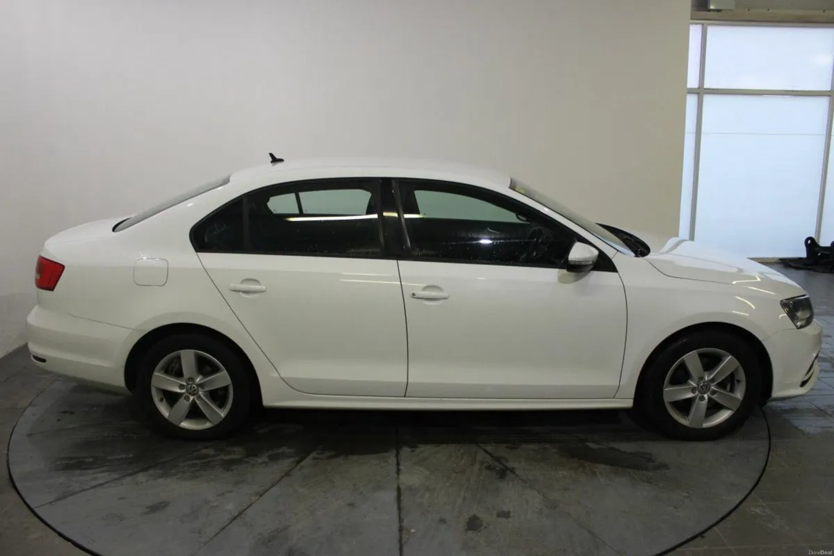 Volkswagen Jetta 2.0 TDI BMT 110HP COMFORTLINE (TE - Image 3