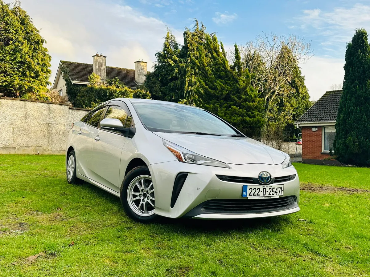 TOYOTA PRIUS 2022 HYRBID AUTOMATIC - Image 1