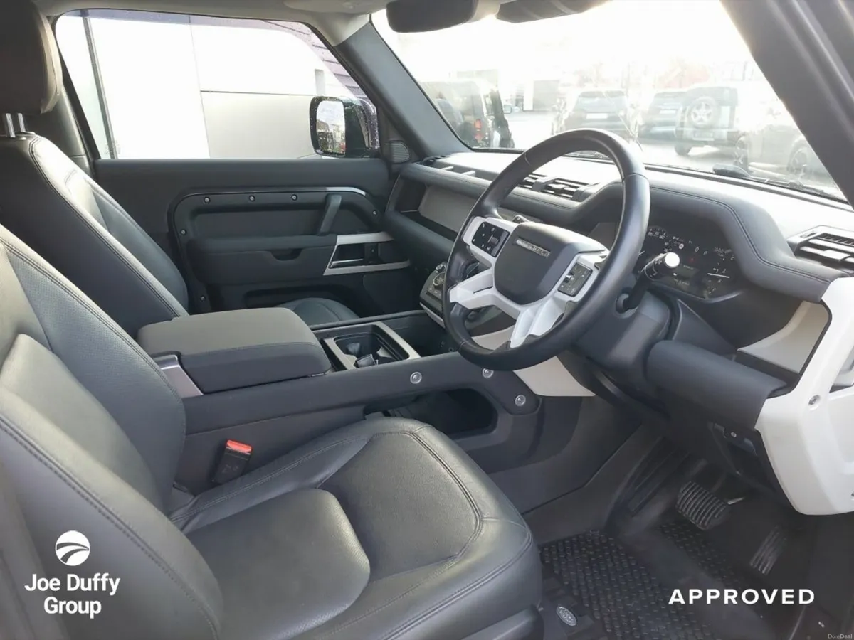 Land Rover Defender 3.0 90 SE HARD TOP - Image 4