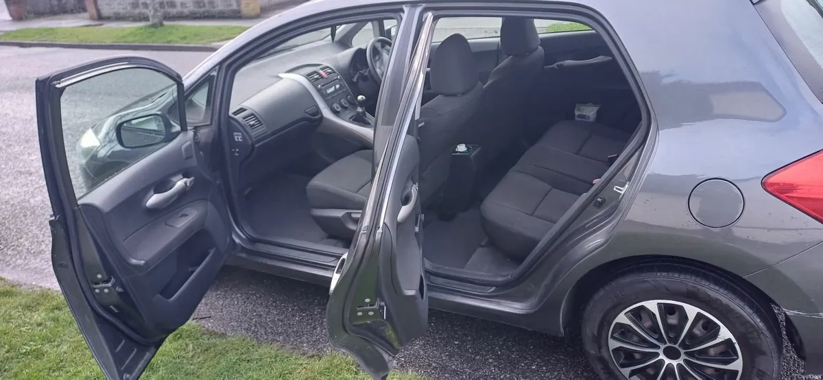 Toyota Auris 2008 - Image 3