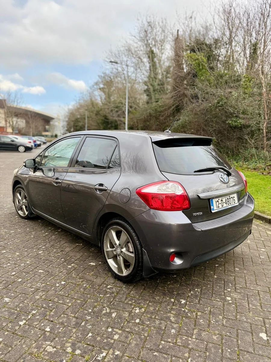 ✈️Toyota Auris 2012 Hybrid Automatic 1.8L - Image 4