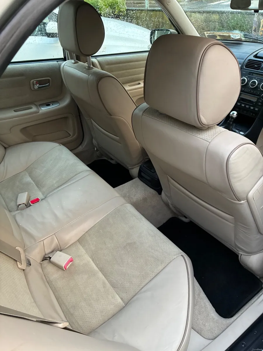 2005 Lexus IS 200 - Image 2