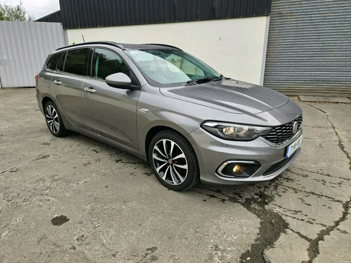 2017 Fiat Tipo 1.6 Lounge - Image 1