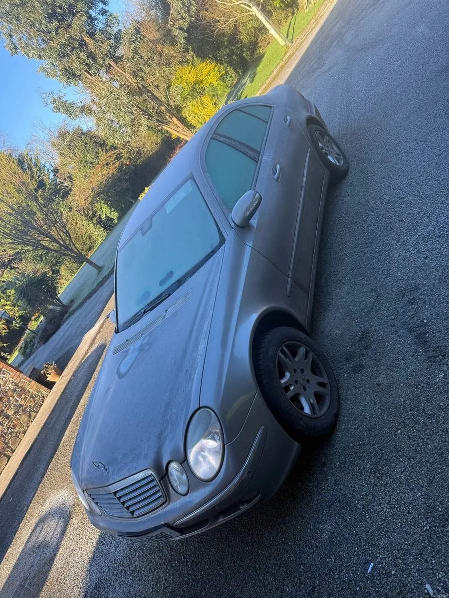 Mercedes E-Class VERY LOW KM - Image 2