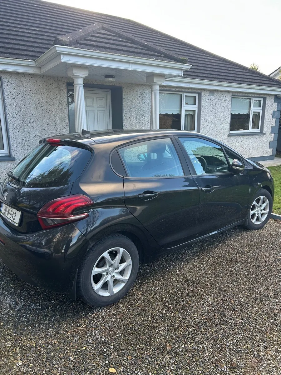 Peugeot 208 2019 - Image 2