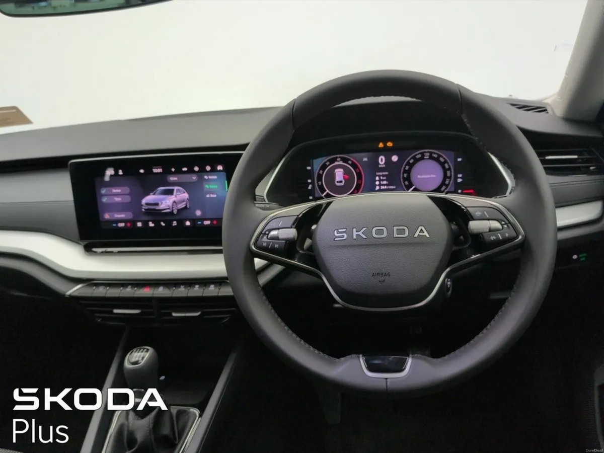 Skoda Octavia COMBI SELECTION 2.0TDI 115HP EX DEMO - Image 2