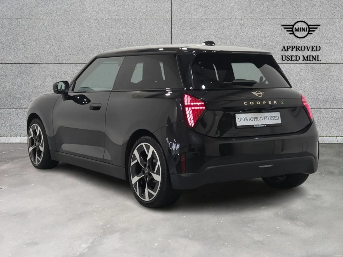 Mini Cooper Cooper SE - Image 3