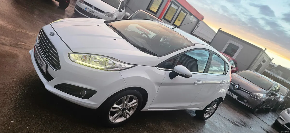 Ford Fiesta zetec 1.0 eco 5dr very low miles - Image 3