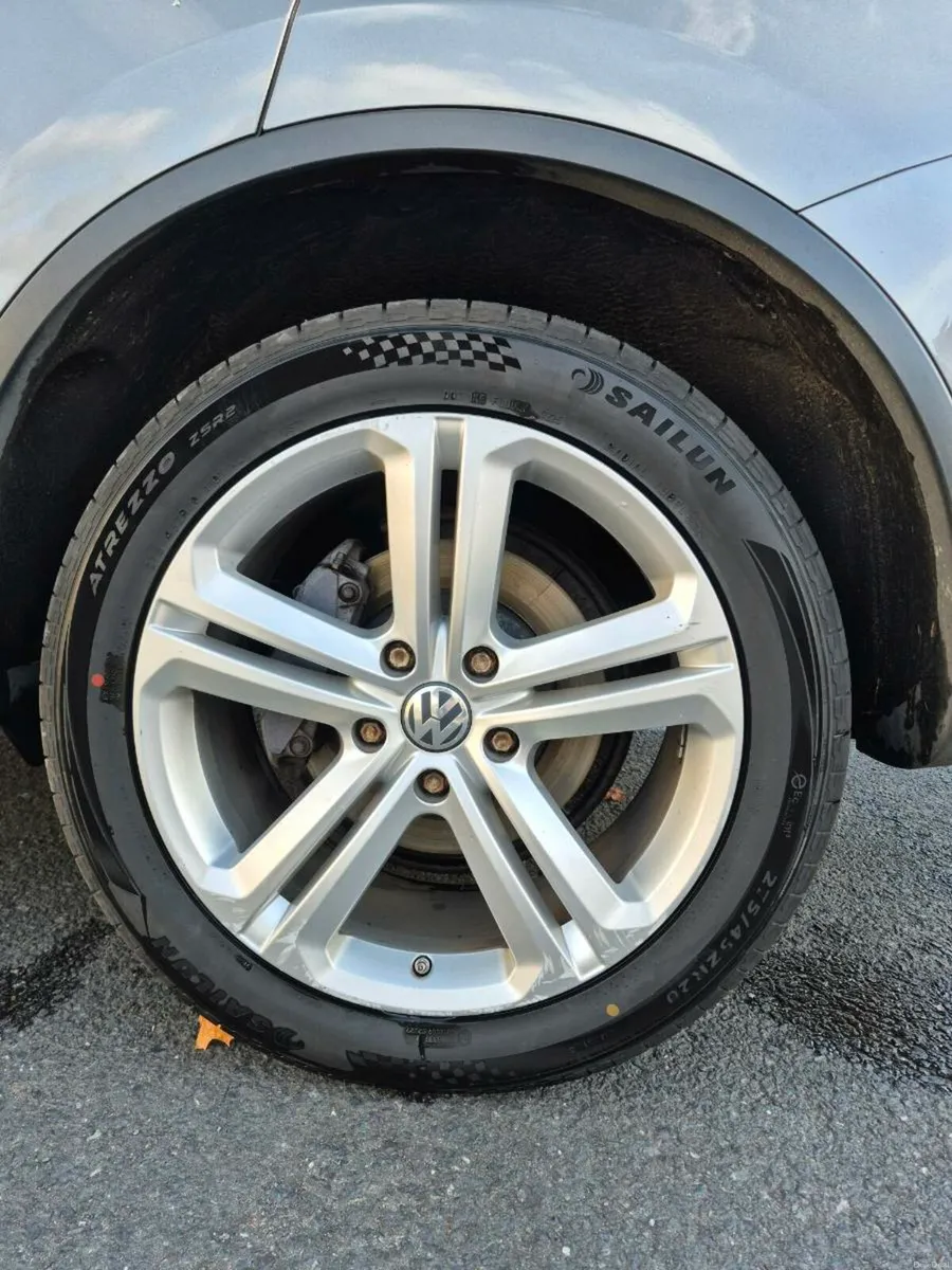 Volkswagen Touareg - Image 4