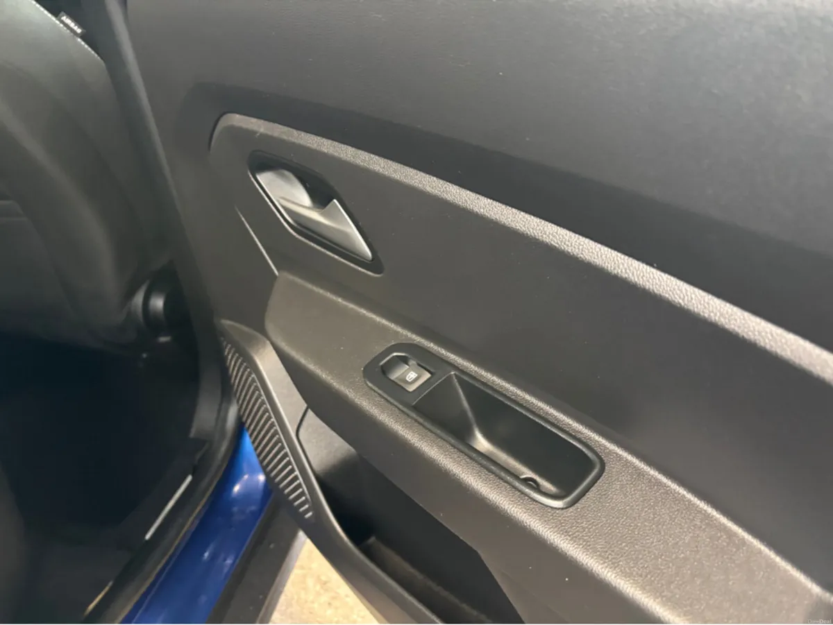 Dacia Duster EXPRESSION BLUE DCI 115 4X2 NB - Image 2