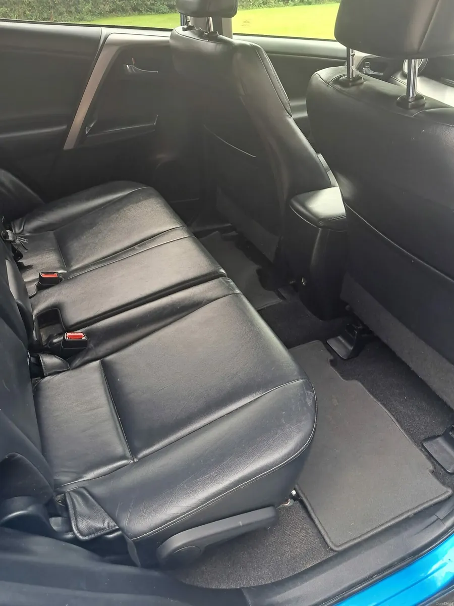 Toyota rav 4 - Image 4