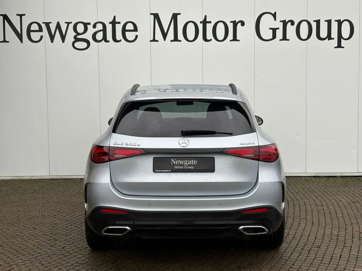 Mercedes-Benz GLC GLC 300 E 4MATIC URBAN EDITION - Image 4