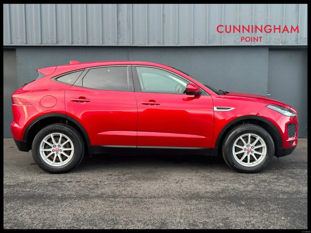 Jaguar E-Pace 2.0d 150BHP Manual - Image 3