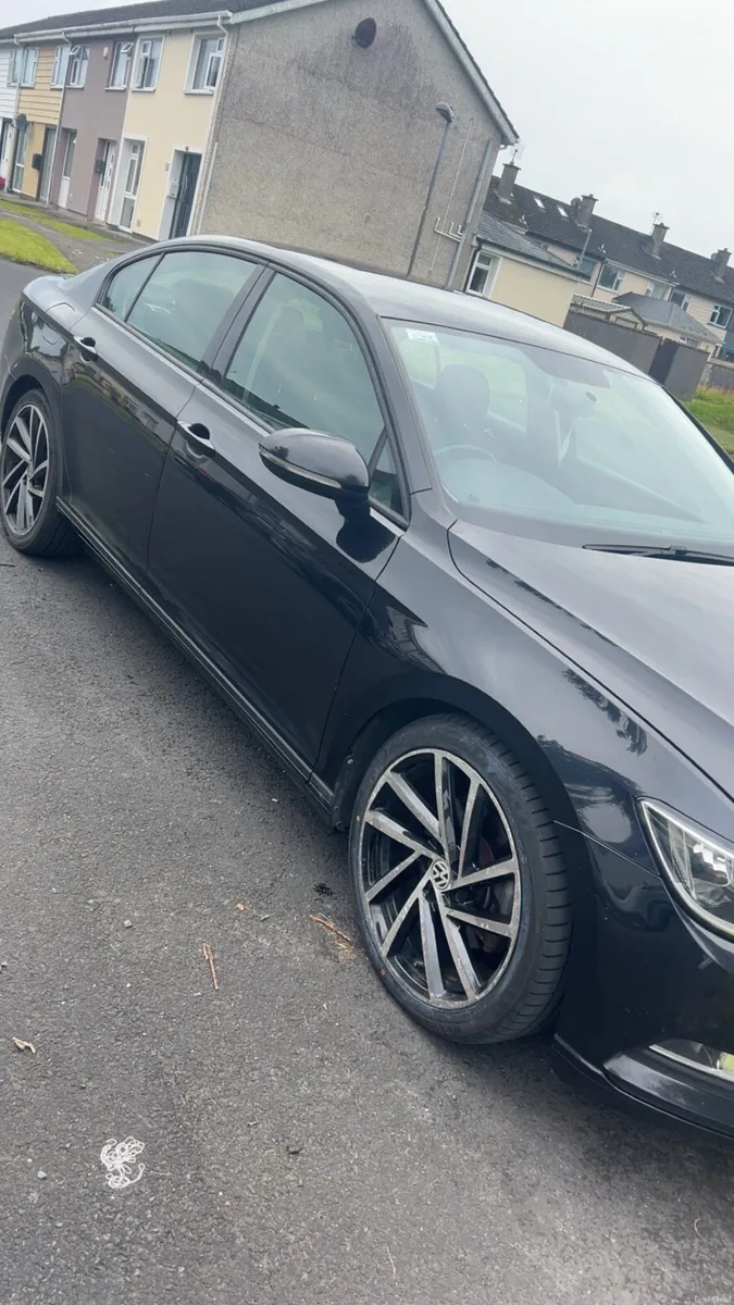 Volkswagen Passat - Image 4