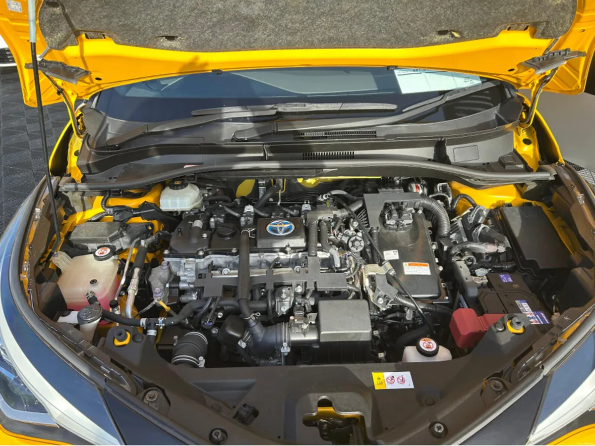 Toyota C-HR Toyota CHR, G-model, fully loaded with - Image 4