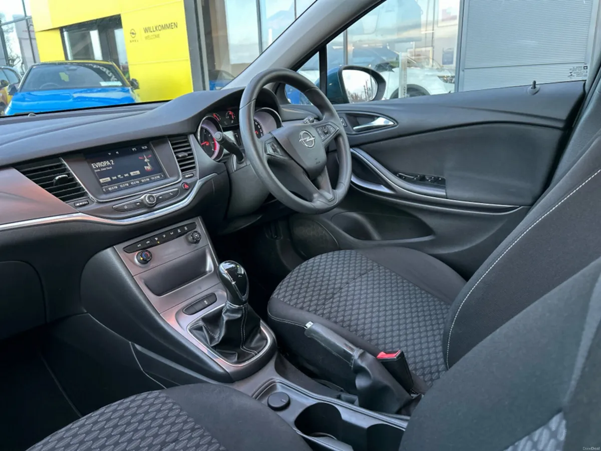 Opel Astra SC 1.4 I 100PS 5DR - Image 3