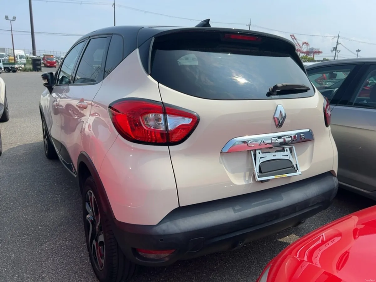 Renault Captur DYNAMIQUE 1.2 PETROL AUTOMATIC 5DR - Image 3