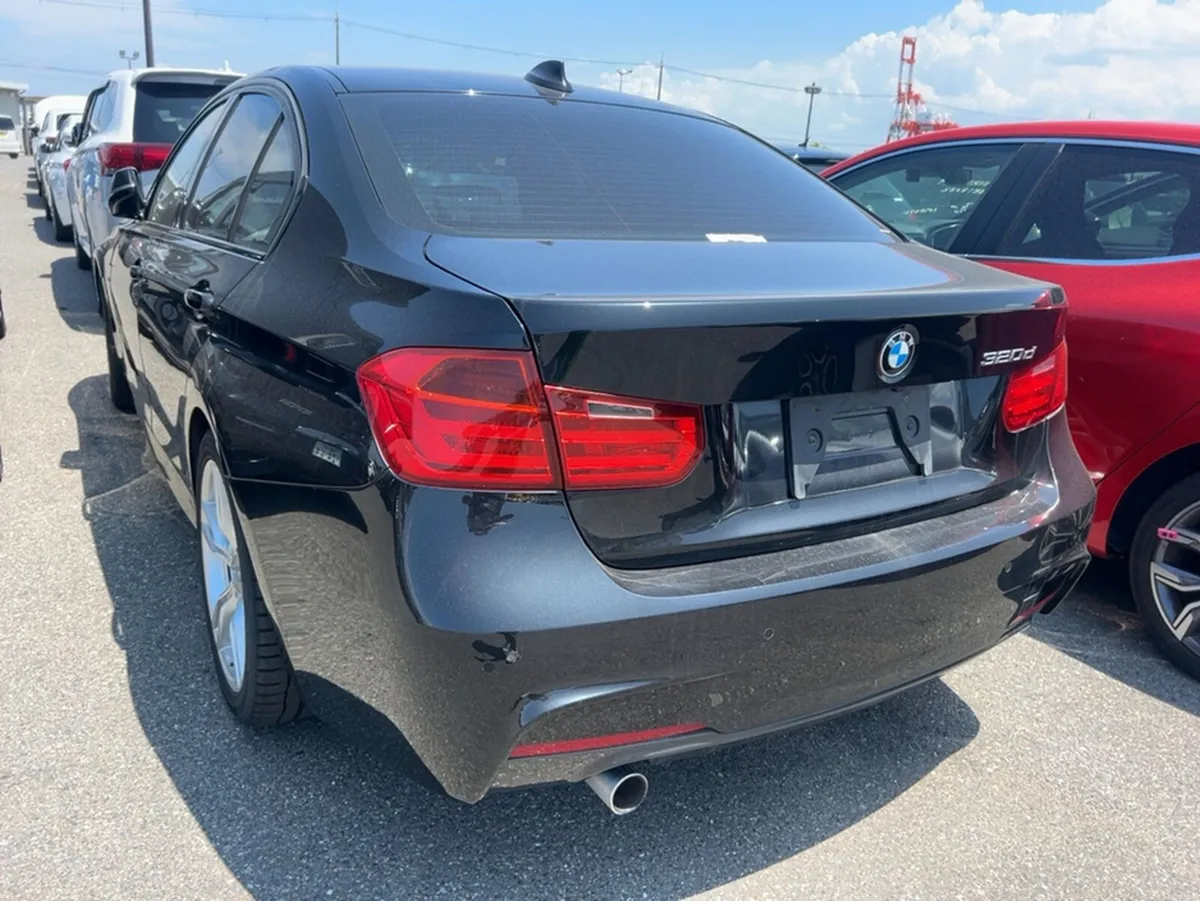 BMW 3-Series 320D M-SPORT SALOON 2.0 DIESEL AUTOMA - Image 3