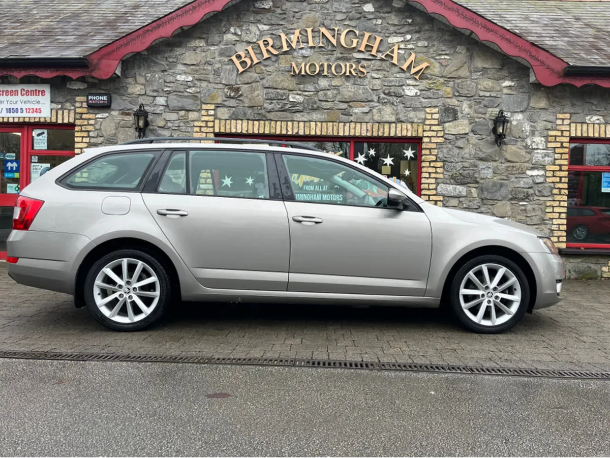 Skoda Octavia 1.6 TDI CR ELEGANCE  5DR - Image 4