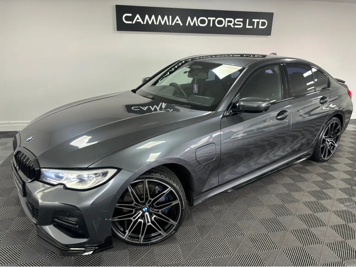 BMW 3-Series BMW 330E M-SPORT AUTO*PETROL PLUG IN - Image 3