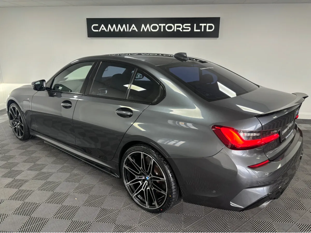 BMW 3-Series BMW 330E M-SPORT AUTO*ONLY*PETROL PLU - Image 4