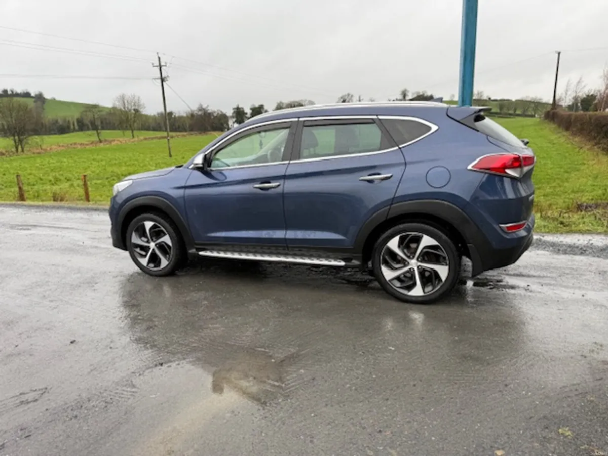 Hyundai Tucson 1.7 EXECUTIVE 5DR - Image 4