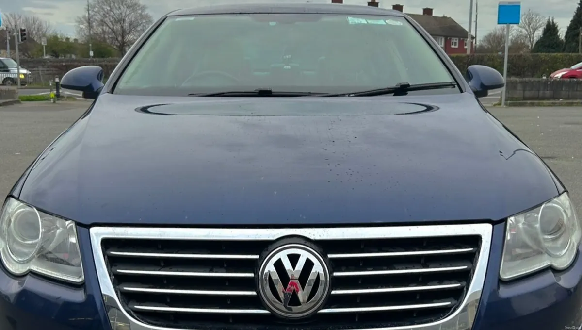 Volkswagen Passat 2010 - Image 3