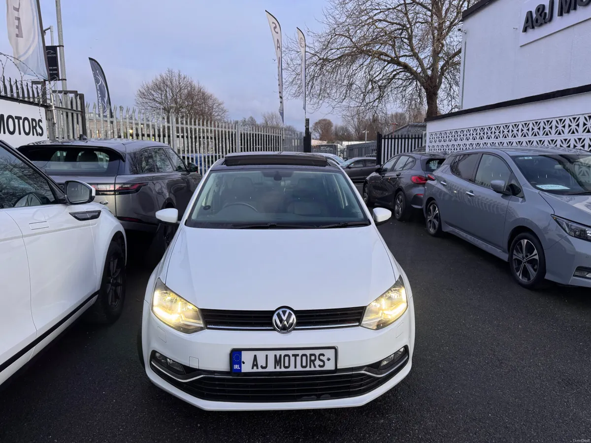 16 VW POLO GLASS ROOF LEATHER SEATS - Image 4