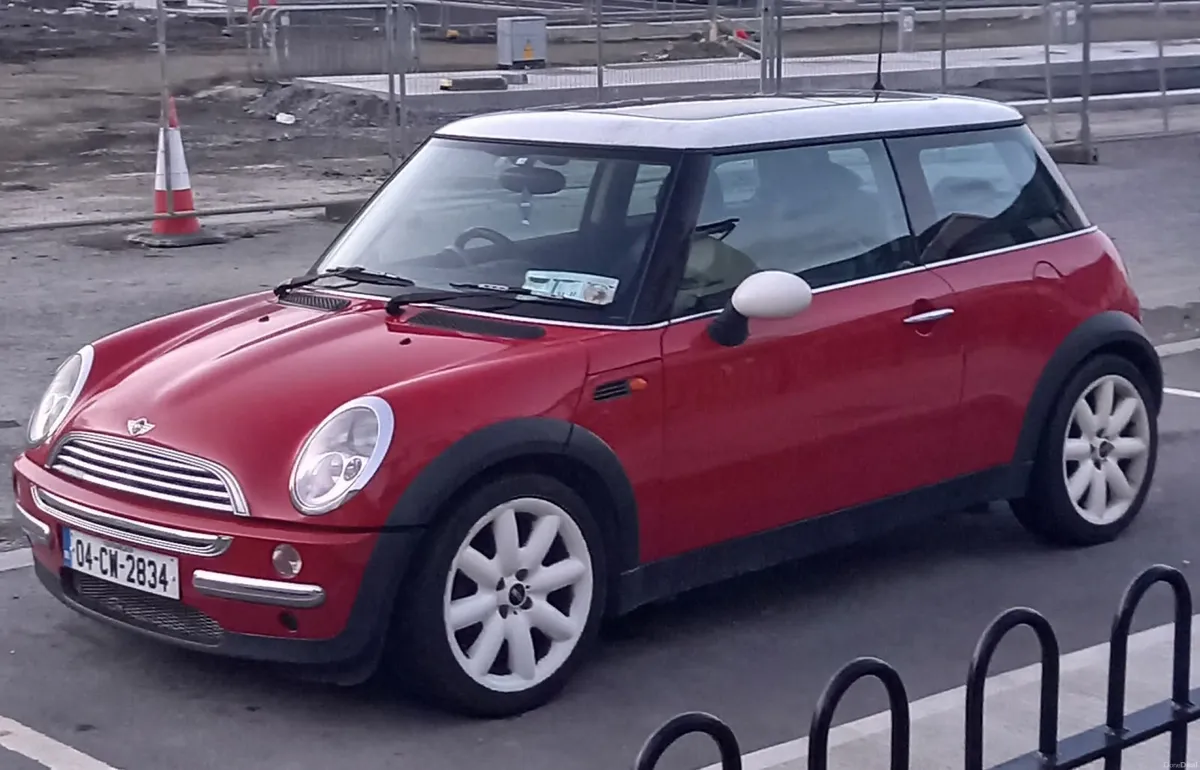 Mini Cooper 2004 - Image 1
