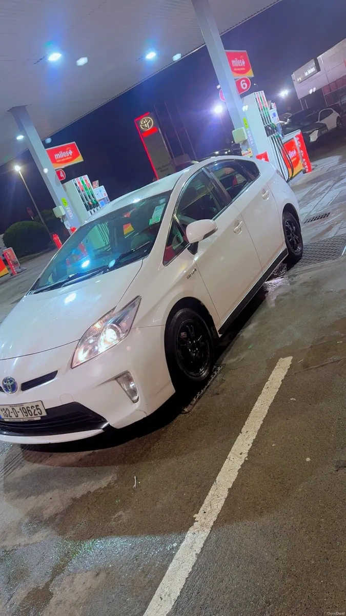Toyota Prius - Image 2