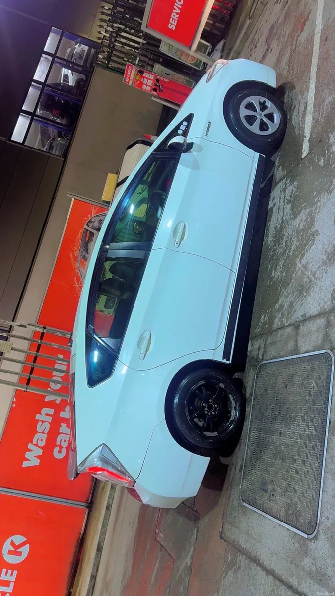 Toyota Prius - Image 3