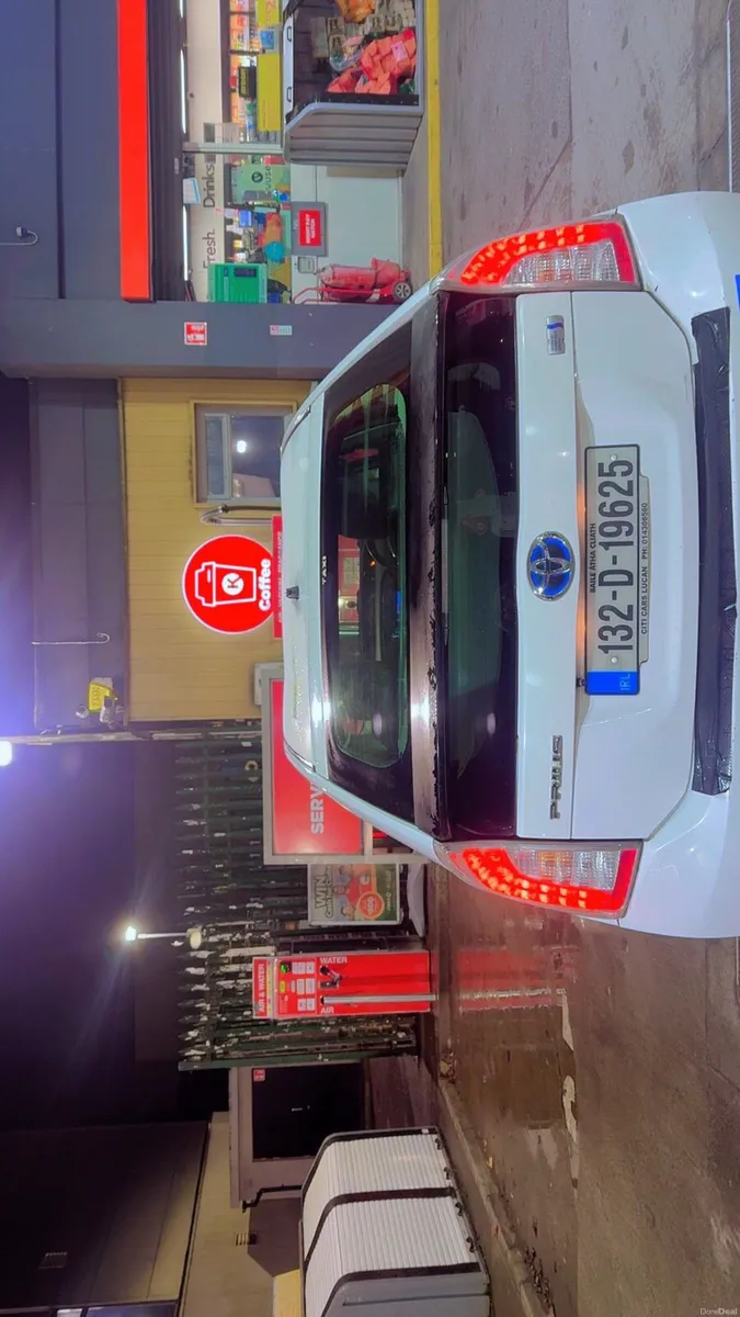 Toyota Prius - Image 4