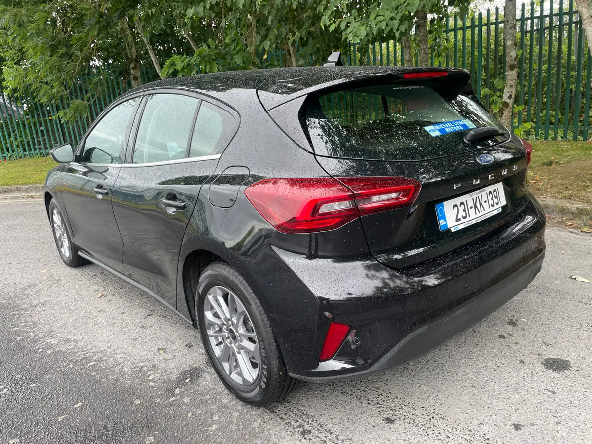 Ford Focus 2023 Petrol - Image 4