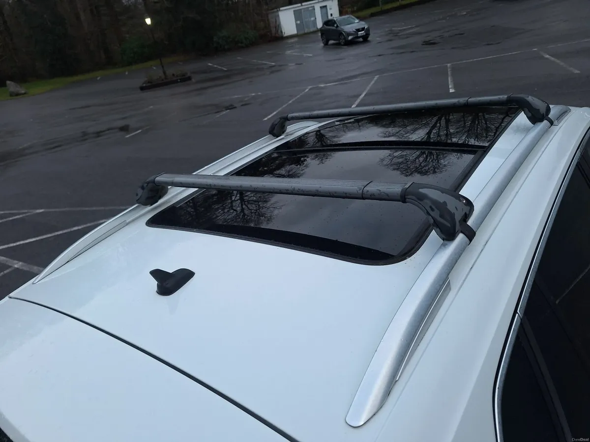 Volkswagen Tiguan 2017 - Image 2