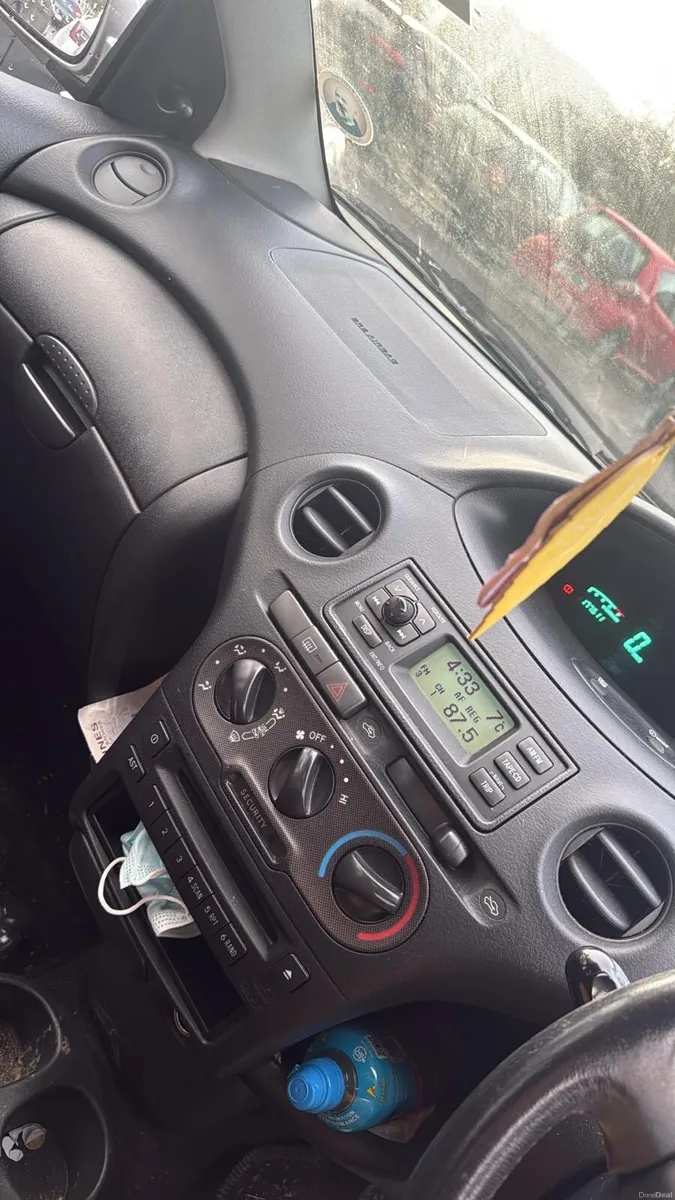 Toyota yaris 2005 - Image 2