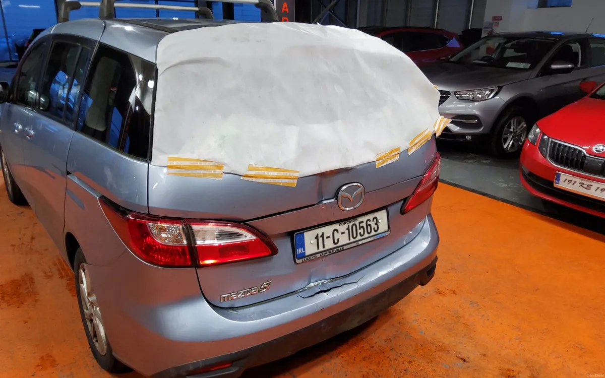 Mazda Mazda5 2011 - Image 3