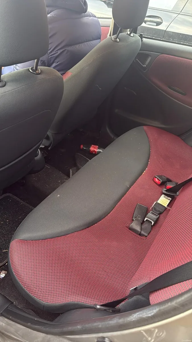 Toyota yaris 2005 - Image 4