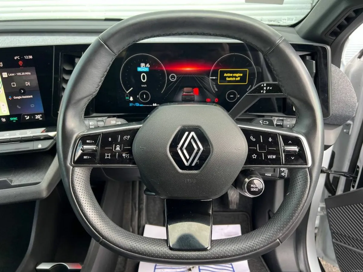 Renault Megane E-Tech TECHNO EV60 // APPLE CARPLAY - Image 4