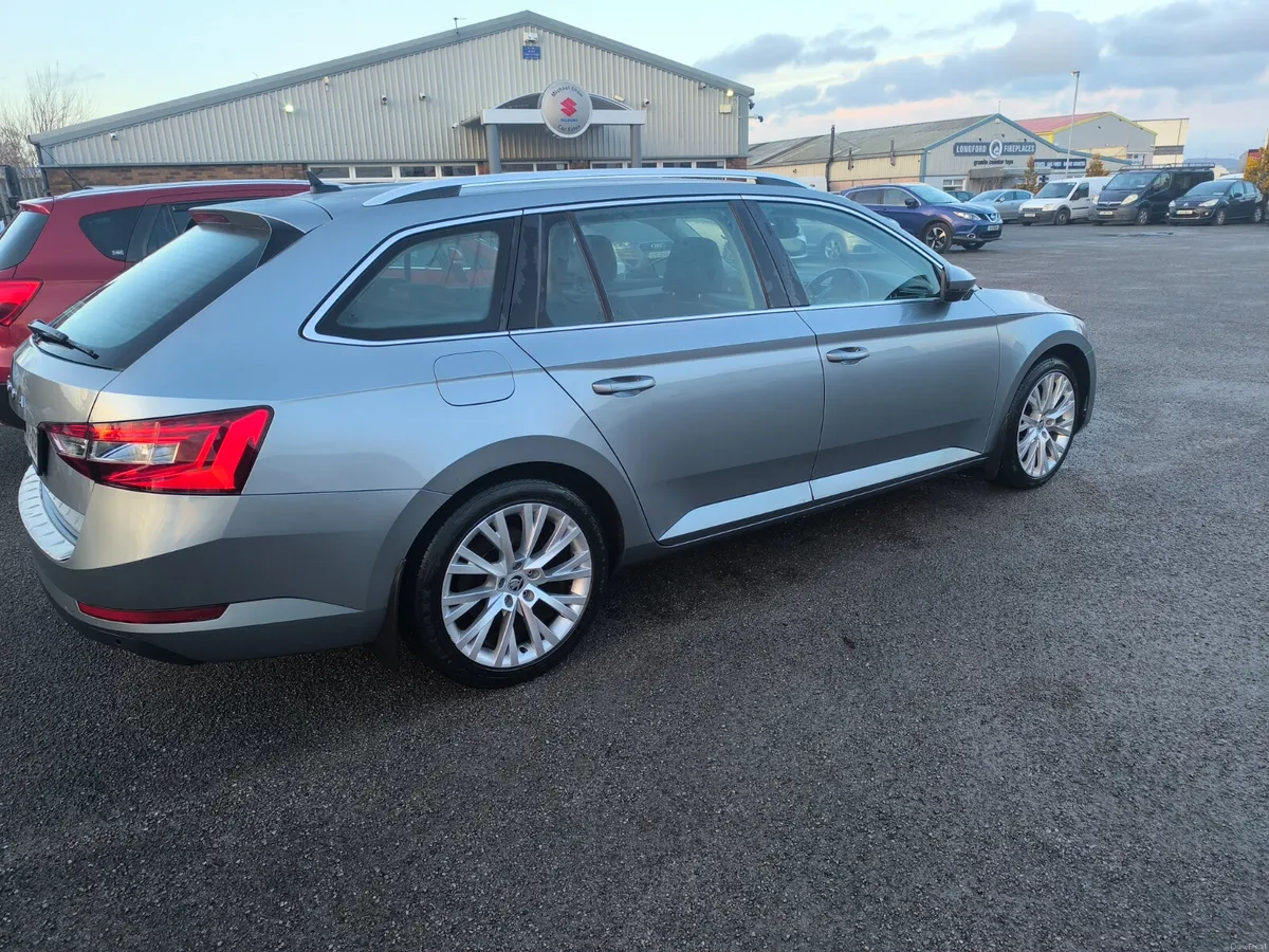 211 Skoda Superb 2.0 TDI STYLE - Image 2