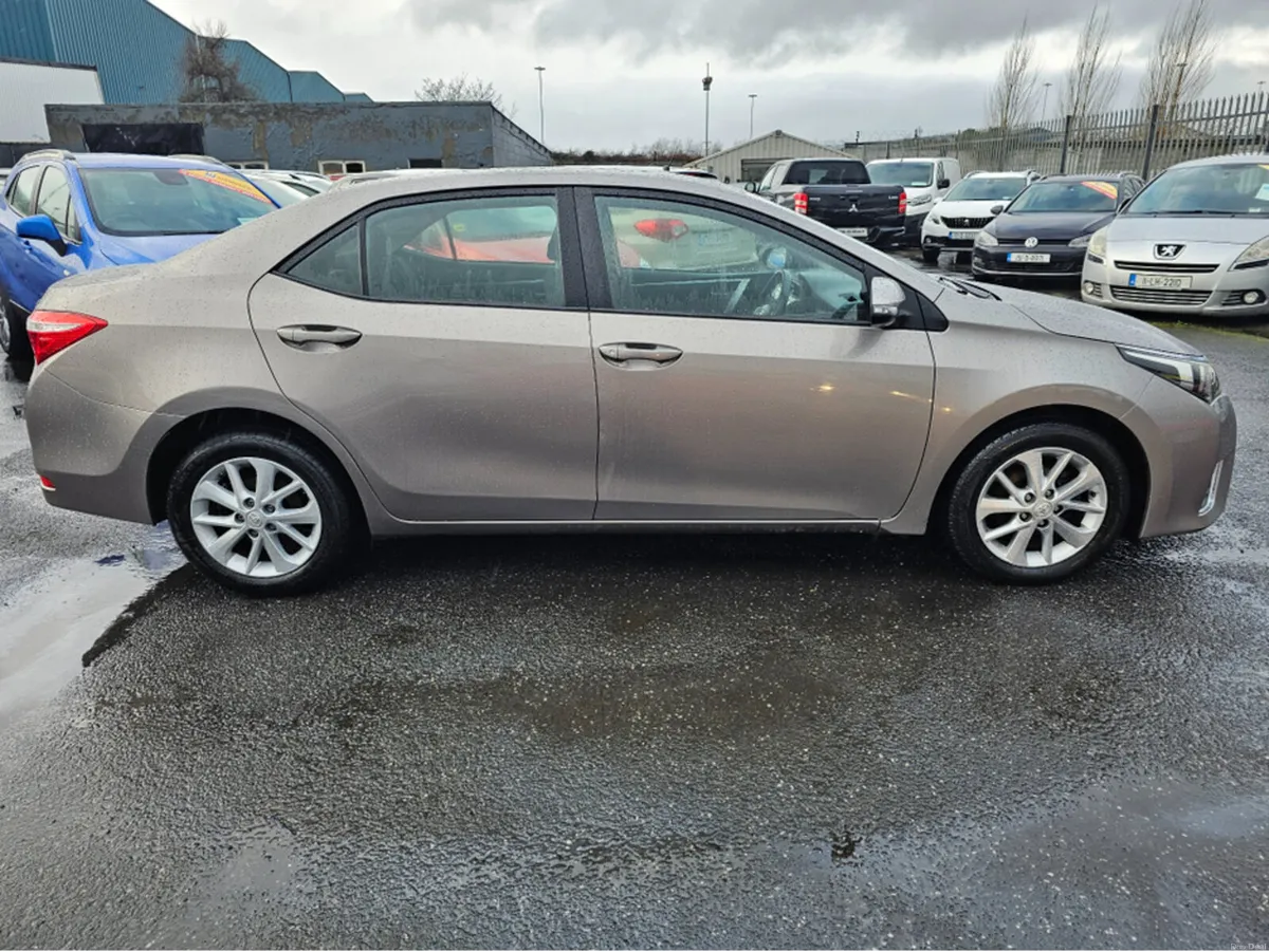 Toyota Corolla 1.4 D-4D AURA - Image 3