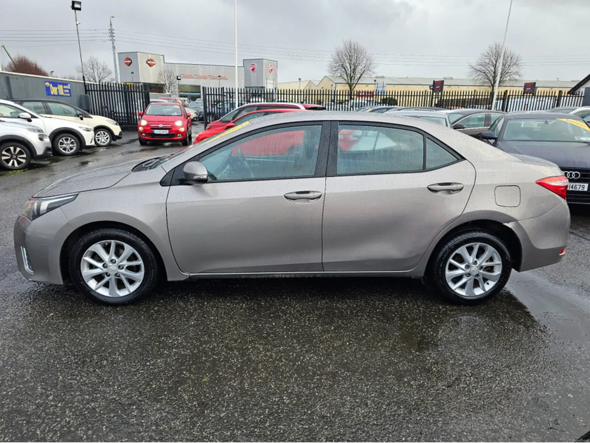 Toyota Corolla 1.4 D-4D AURA - Image 3